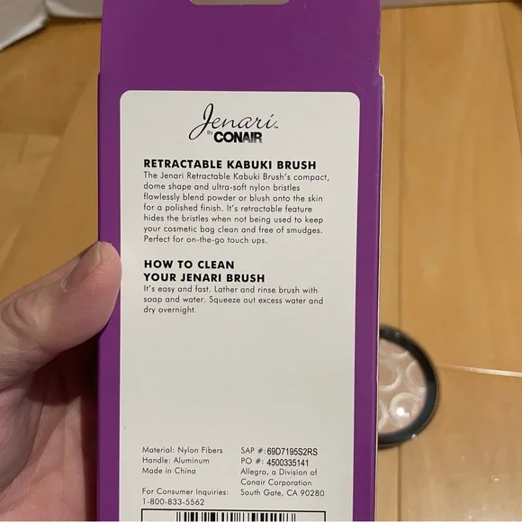 New makeup and brush set - Picture 3 of 7